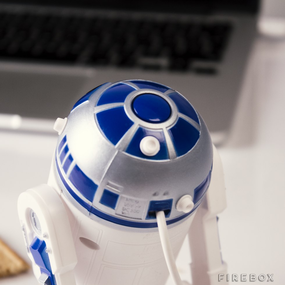 R2D2 Schreibtisch Vakuum Reinigungshelfer von oben