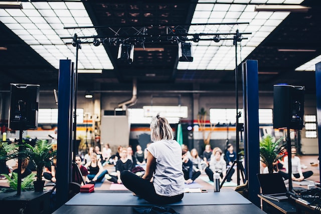 Wie Live-Malerei zu einem unvergesslichen Firmenevent beitragen kann