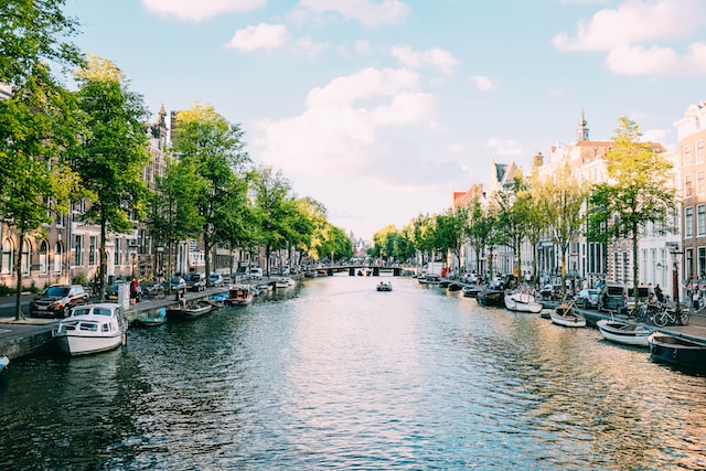 Entdecken Sie die Schönheit von Amsterdam auf Bootstouren