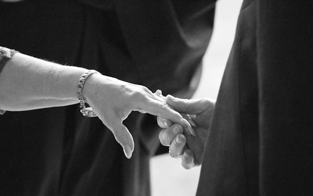 Freche Sprüche, schöne Reden und lustige Vorträge zur Diamantenen Hochzeit